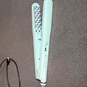 Hair straightener